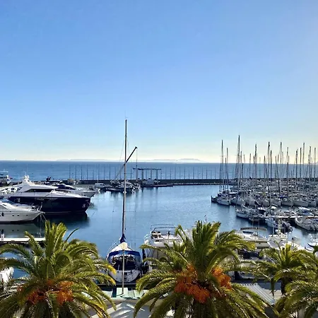 Appartement Hyedes Climatise Pour 4 Personnes Sur Le Port De Hyères